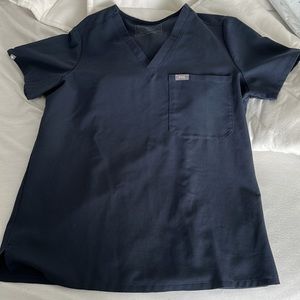 Figs scrub top